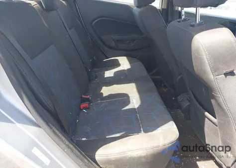 2013 Ford Fiesta Se z USA, uszkodzony, nr VIN 3FADP4BJ7DM174859